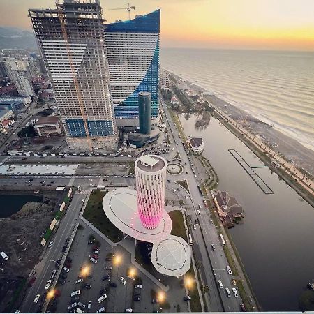 Gq Apartments On First Line Батуми Екстериор снимка