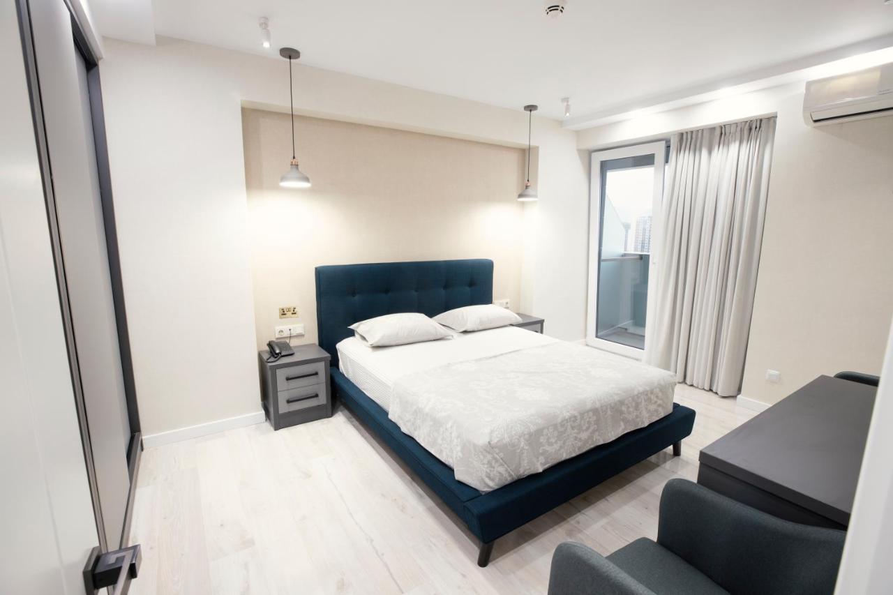 Gq Apartments On First Line Батуми Екстериор снимка