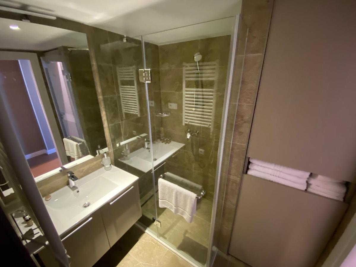 Gq Apartments On First Line Батуми Екстериор снимка