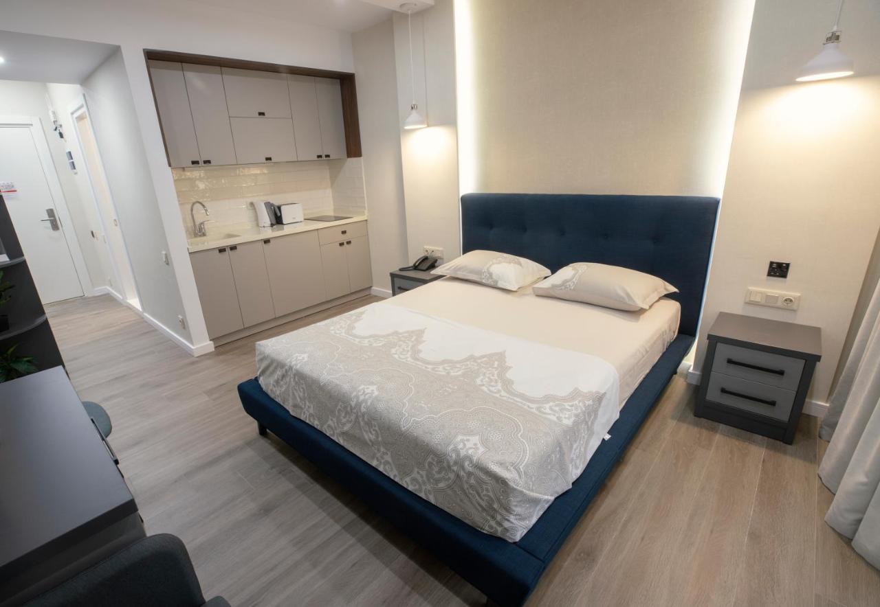 Gq Apartments On First Line Батуми Екстериор снимка