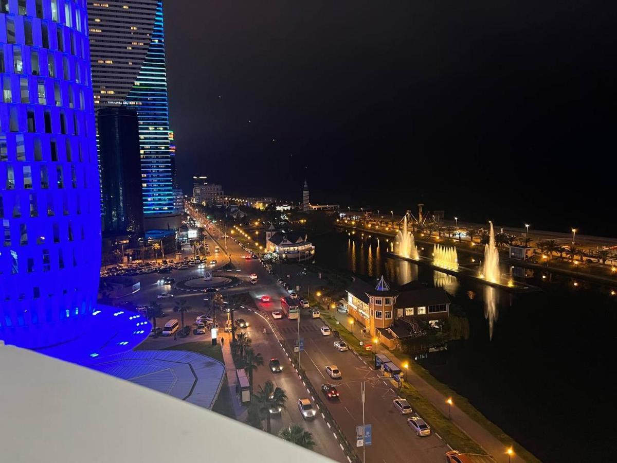 Gq Apartments On First Line Батуми Екстериор снимка