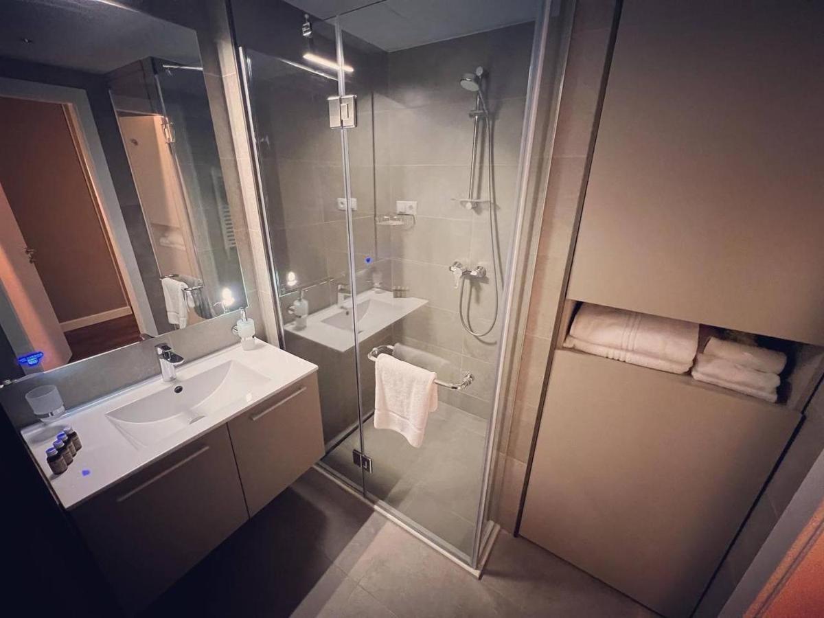 Gq Apartments On First Line Батуми Екстериор снимка