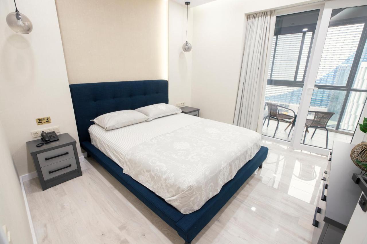 Gq Apartments On First Line Батуми Екстериор снимка