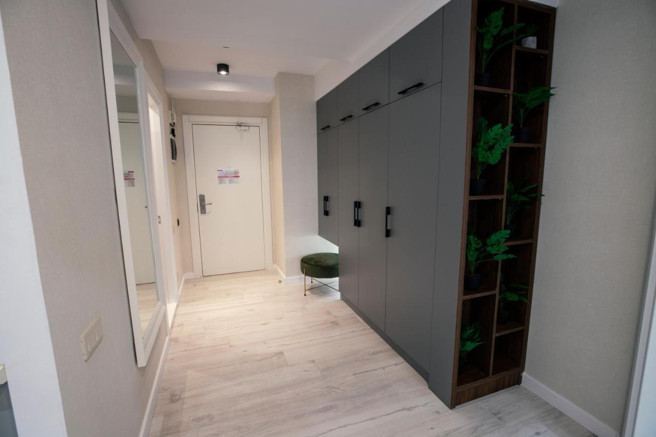 Gq Apartments On First Line Батуми Екстериор снимка