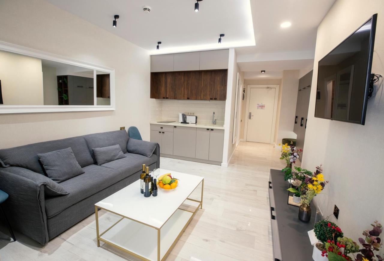 Gq Apartments On First Line Батуми Екстериор снимка